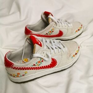 Nike SB US Size 5 Floral Limited Edition Highly Collectible Sneakers Shoes